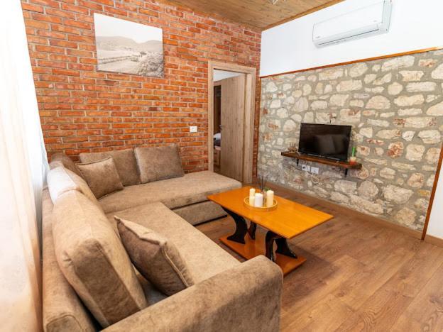 Roel Apartments Sarande Bagian luar foto