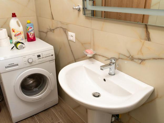 Roel Apartments Sarande Bagian luar foto