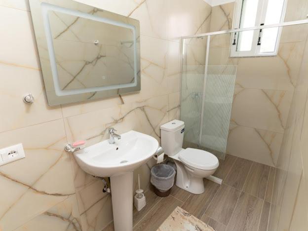 Roel Apartments Sarande Bagian luar foto