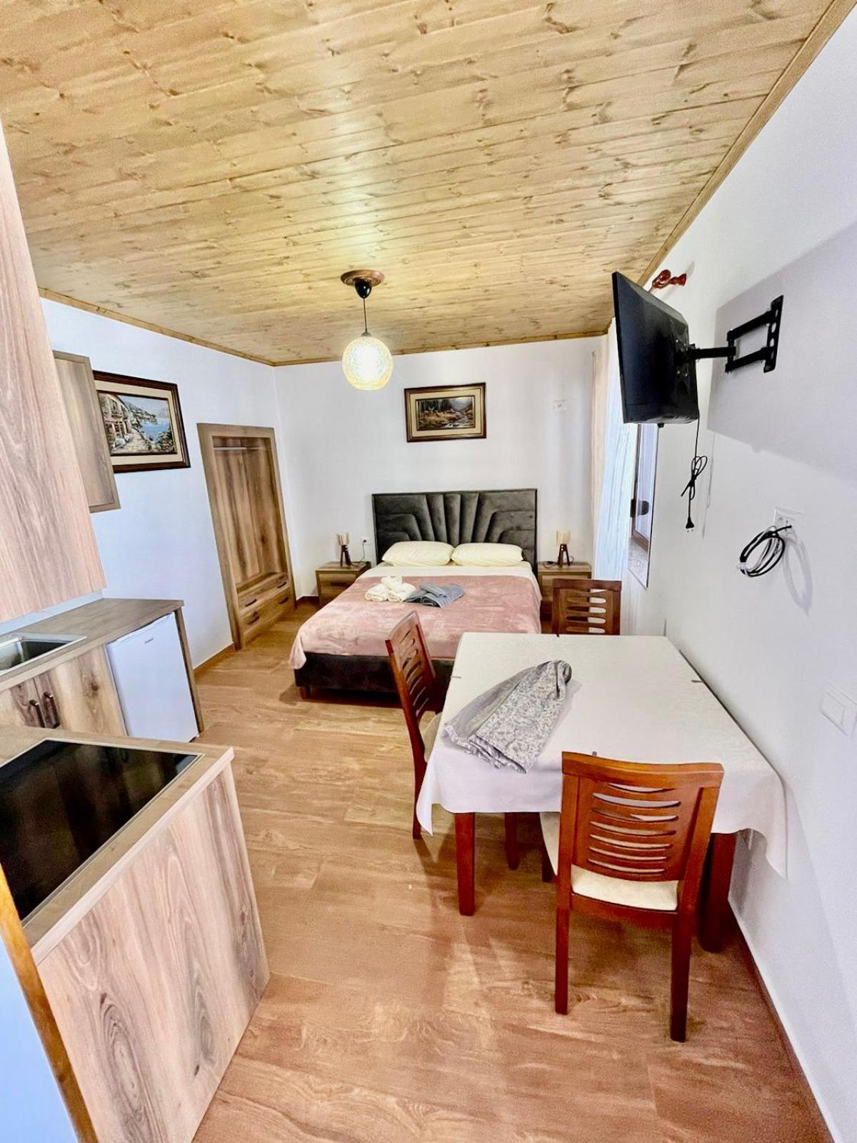 Roel Apartments Sarande Bagian luar foto