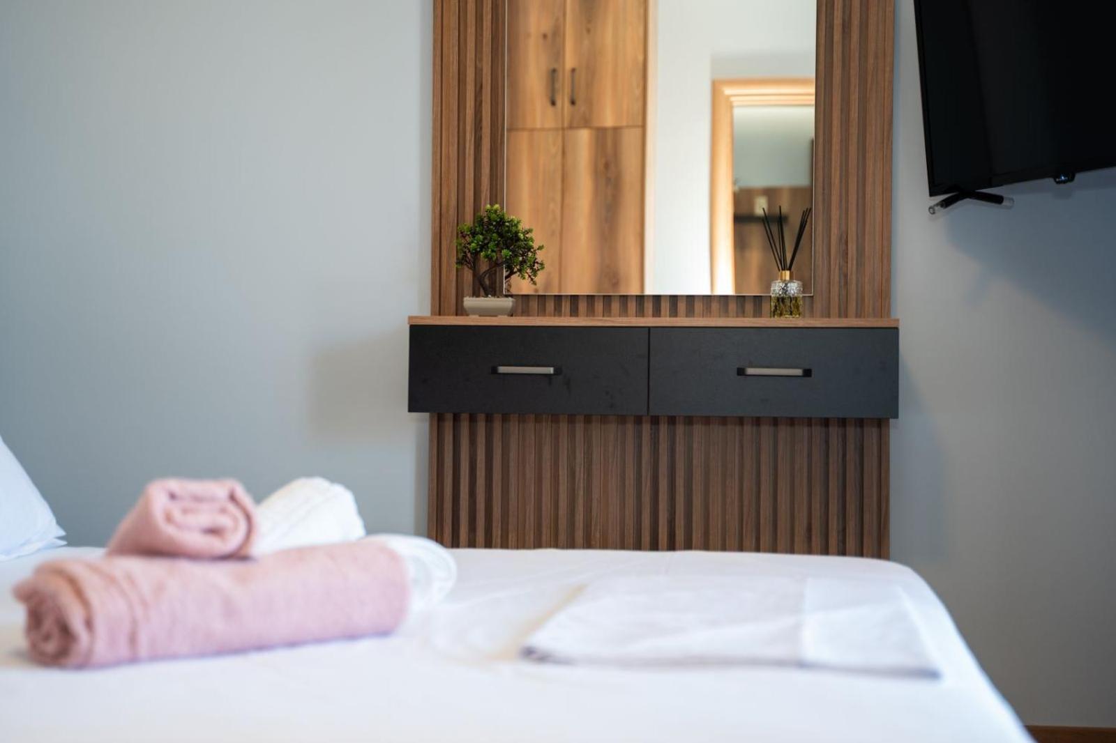 Roel Apartments Sarande Bagian luar foto