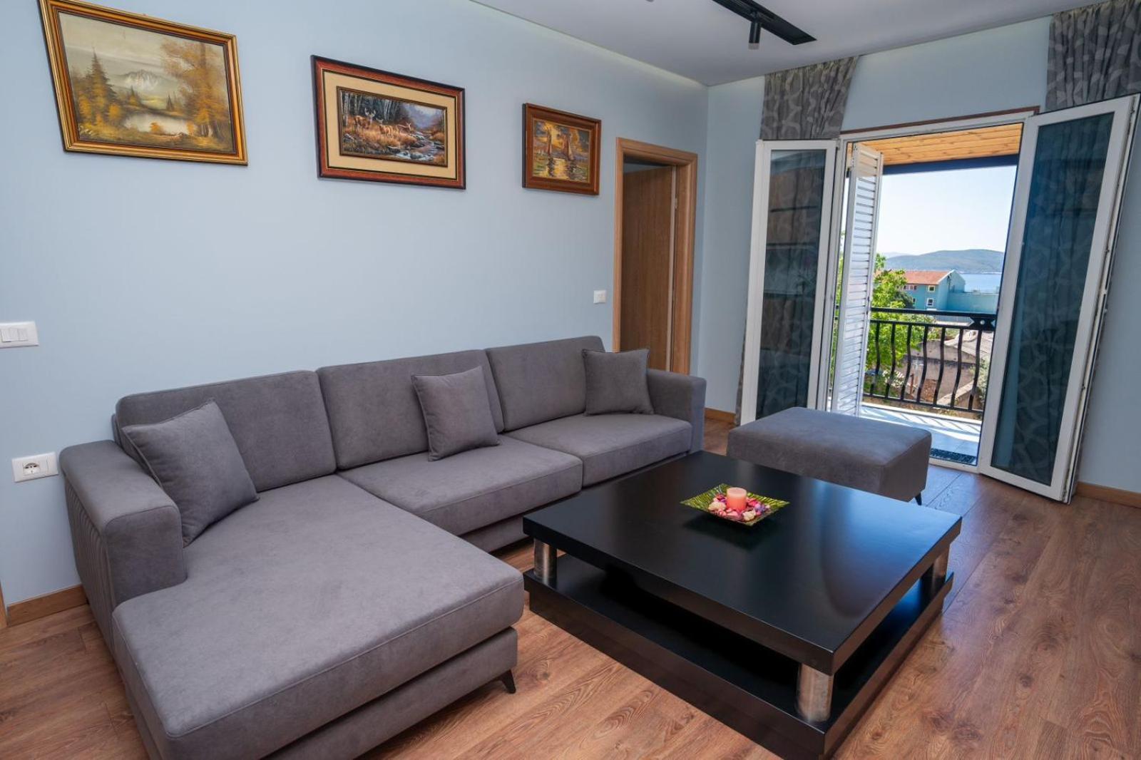Roel Apartments Sarande Bagian luar foto