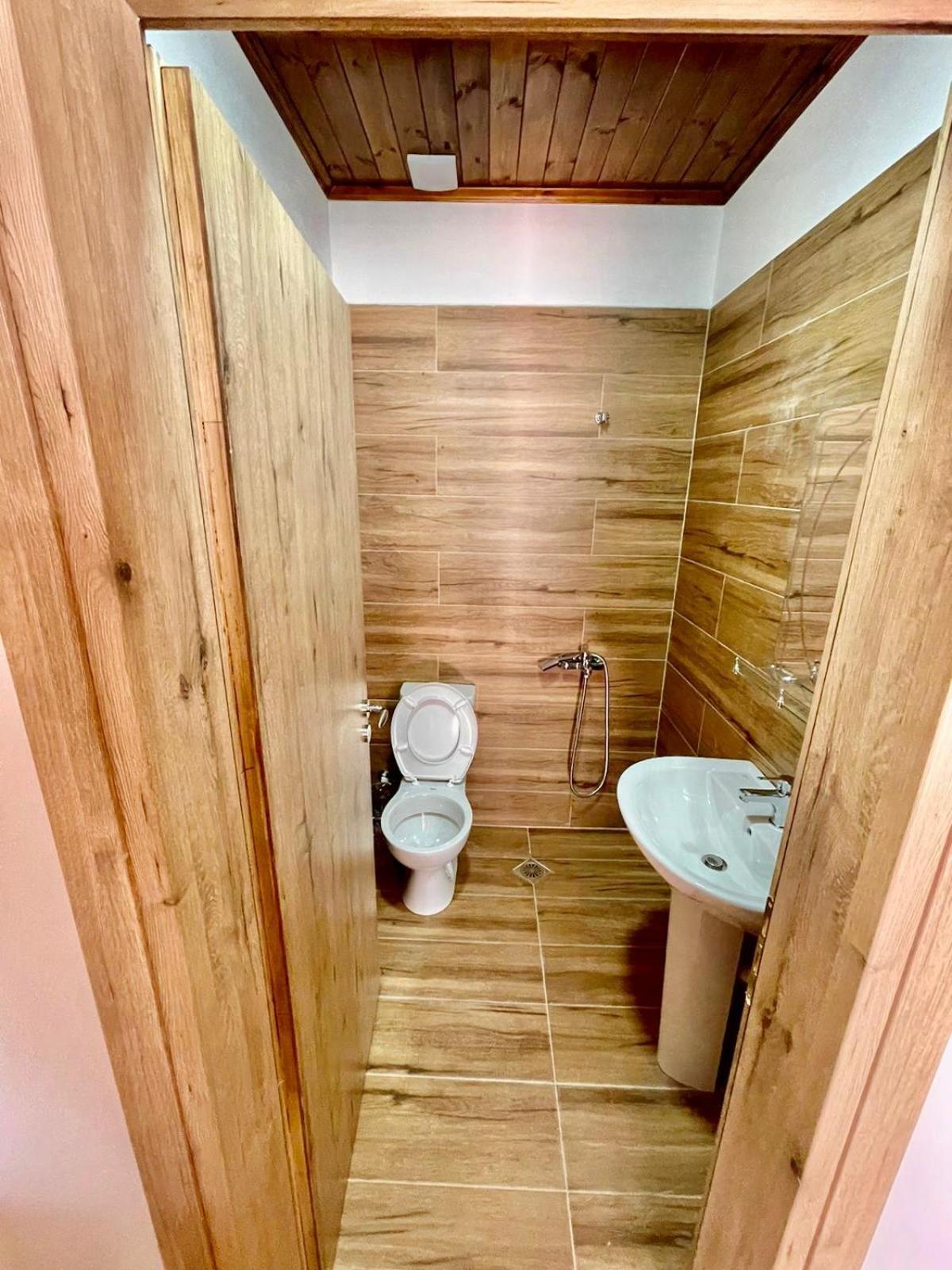 Roel Apartments Sarande Bagian luar foto